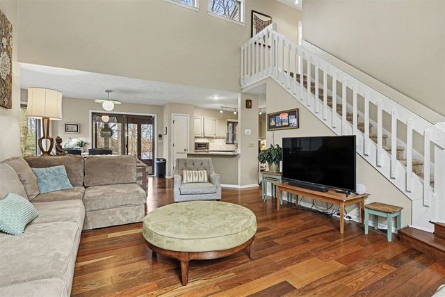 337 Horseshoe Court, Plainwell, MI 49080