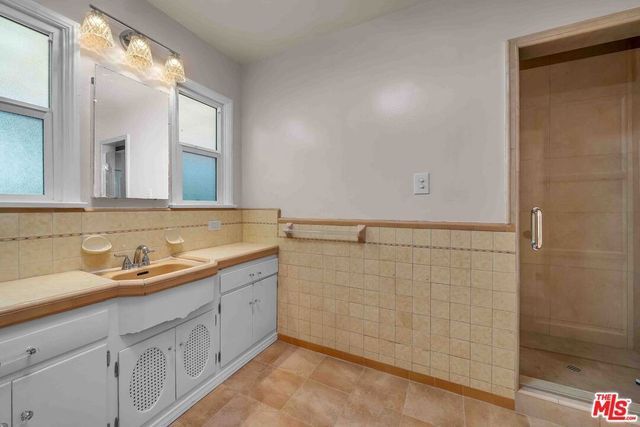 3439 W 84th Place, Inglewood, CA 90305