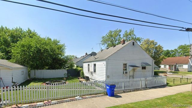 20320 Dresden Street, Detroit, MI 48205
