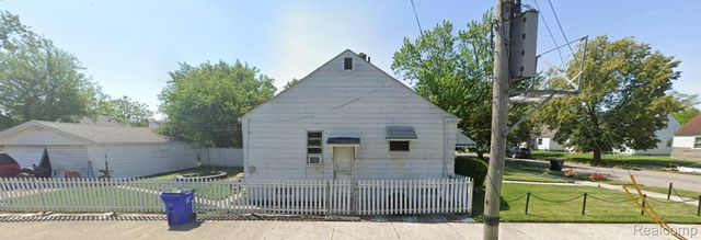 20320 Dresden Street, Detroit, MI 48205