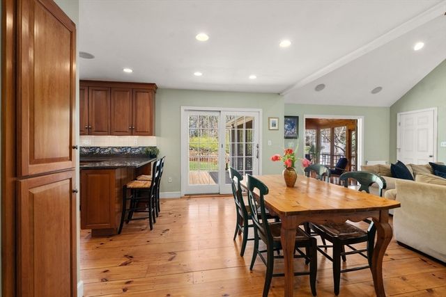 3 Bridle Path, Sherborn, MA 01770