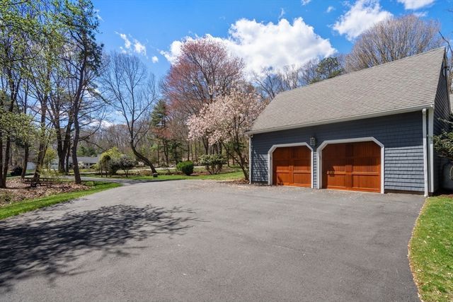 3 Bridle Path, Sherborn, MA 01770