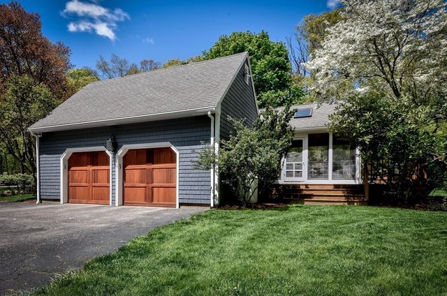 3 Bridle Path, Sherborn, MA 01770