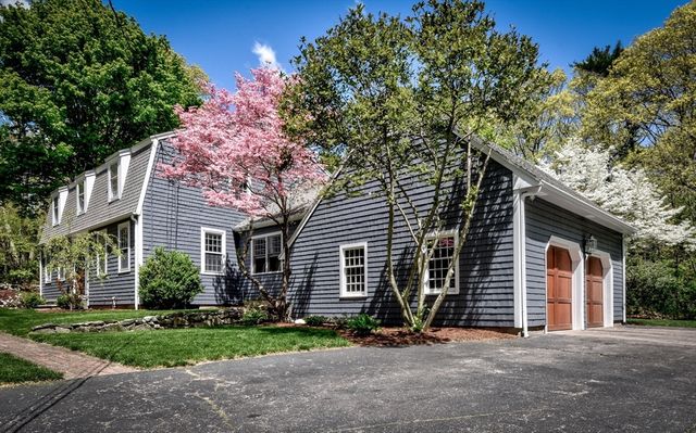 3 Bridle Path, Sherborn, MA 01770