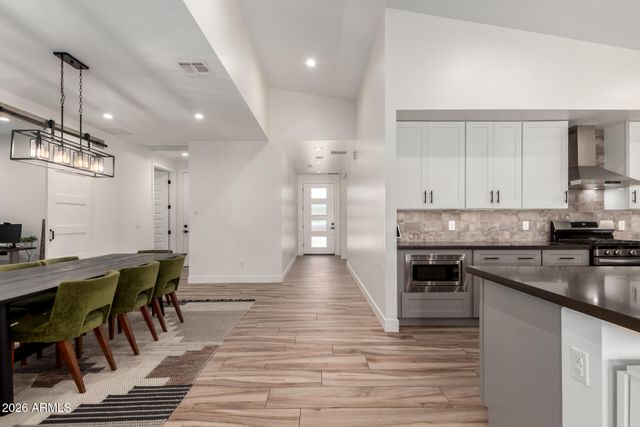 2418 E AMELIA Avenue, Phoenix, AZ 85016