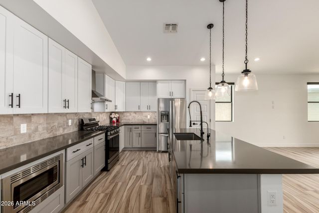 2418 E AMELIA Avenue, Phoenix, AZ 85016