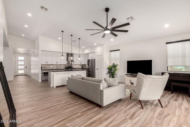 2418 E AMELIA Avenue, Phoenix, AZ 85016