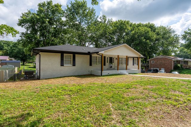1610 Grandaddy Rd, Lawrenceburg, TN 38464