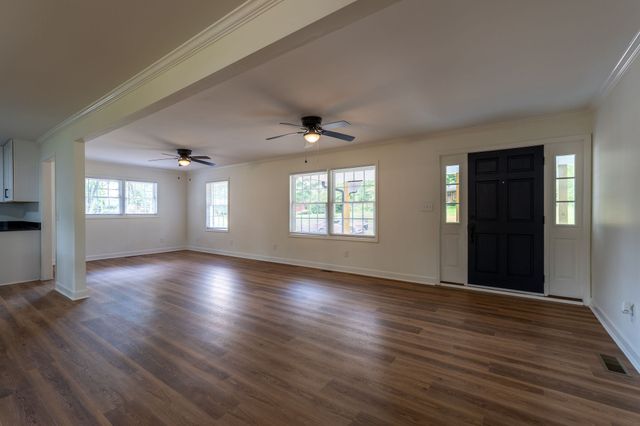 1610 Grandaddy Rd, Lawrenceburg, TN 38464