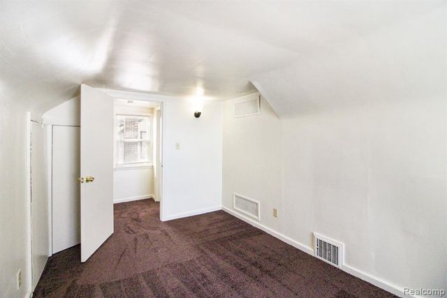 20035 Ashton Avenue, Detroit, MI 48219