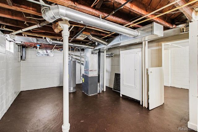 20035 Ashton Avenue, Detroit, MI 48219