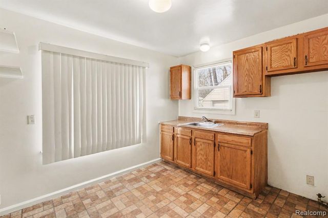 20035 Ashton Avenue, Detroit, MI 48219