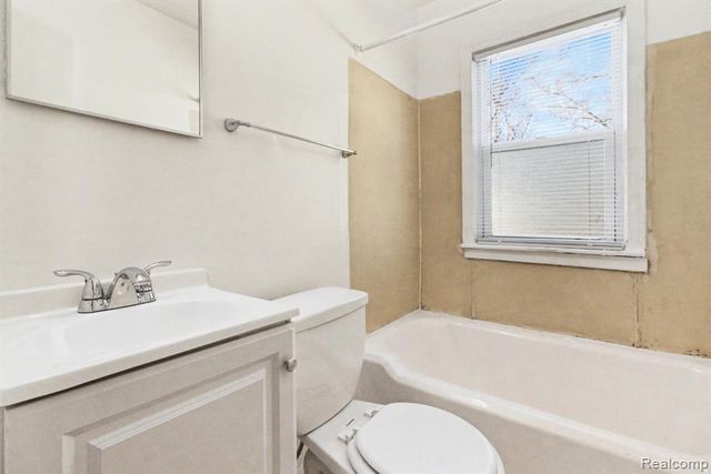 20035 Ashton Avenue, Detroit, MI 48219