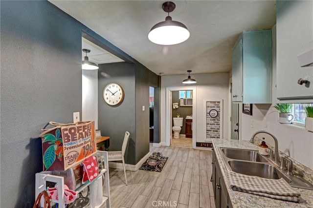 235 E M, Colton, CA 92324