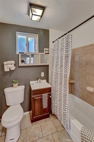 235 E M, Colton, CA 92324