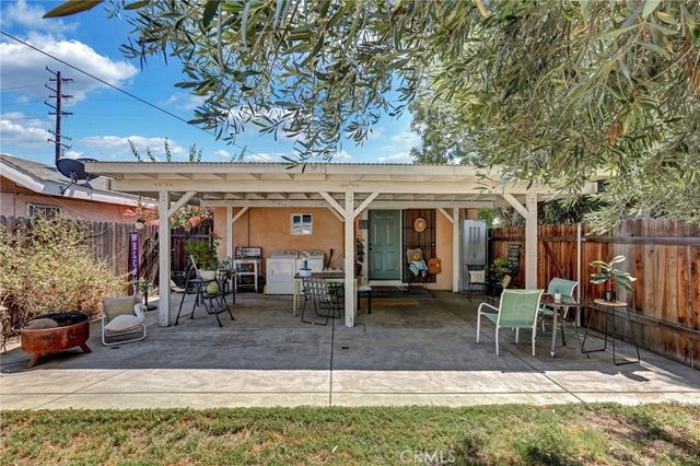 235 E M, Colton, CA 92324