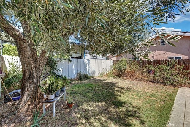235 E M, Colton, CA 92324