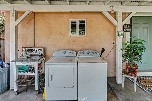 235 E M, Colton, CA 92324