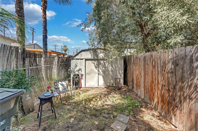 235 E M, Colton, CA 92324