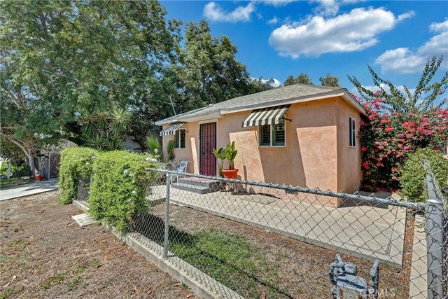 235 E M, Colton, CA 92324