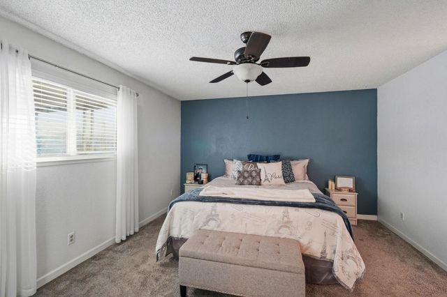 811 Hacienda Ave, Manteca, CA 95336