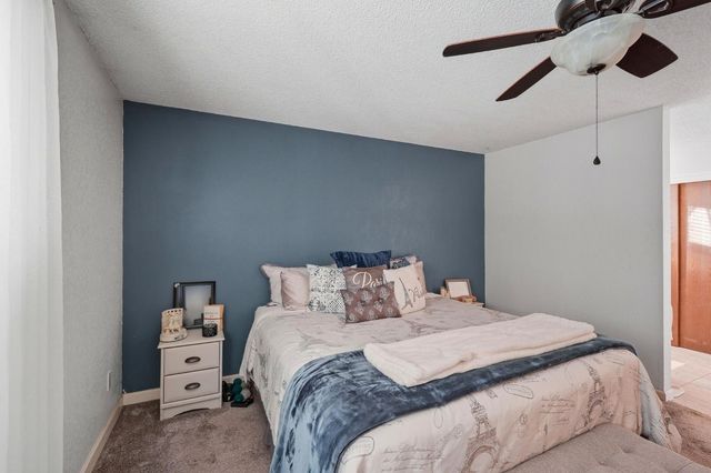 811 Hacienda Ave, Manteca, CA 95336