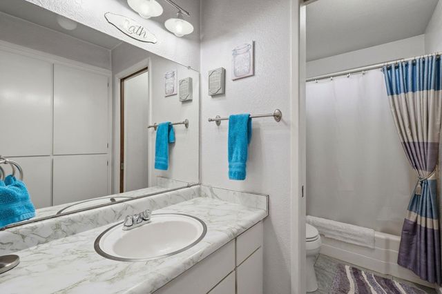 811 Hacienda Ave, Manteca, CA 95336