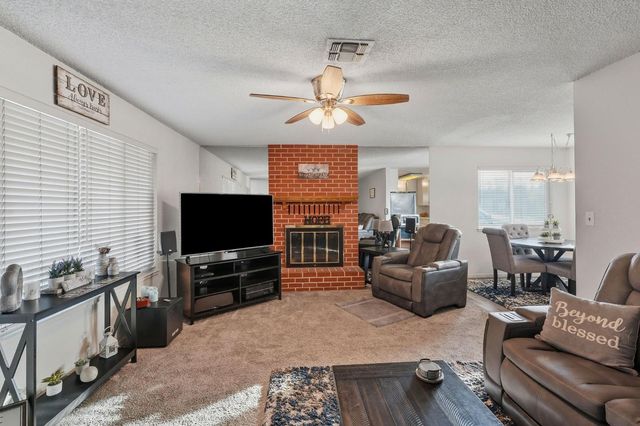 811 Hacienda Ave, Manteca, CA 95336