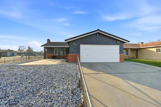 811 Hacienda Ave, Manteca, CA 95336