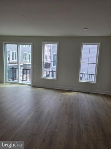 2718 RIVER BIRCH RD, Herndon, VA 20171