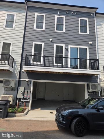 2718 RIVER BIRCH RD, Herndon, VA 20171