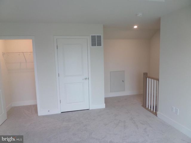 2718 RIVER BIRCH RD, Herndon, VA 20171