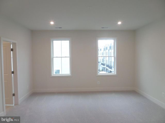 2718 RIVER BIRCH RD, Herndon, VA 20171