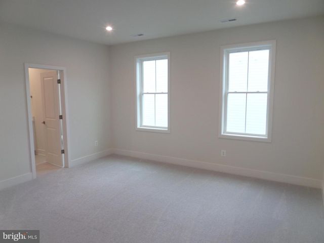 2718 RIVER BIRCH RD, Herndon, VA 20171