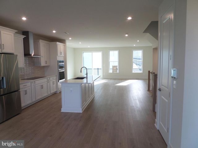 2718 RIVER BIRCH RD, Herndon, VA 20171