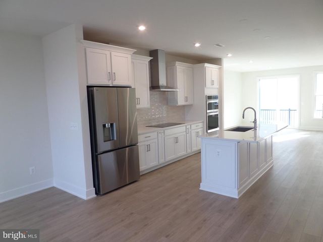 2718 RIVER BIRCH RD, Herndon, VA 20171