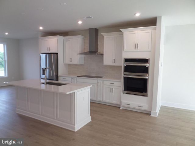 2718 RIVER BIRCH RD, Herndon, VA 20171