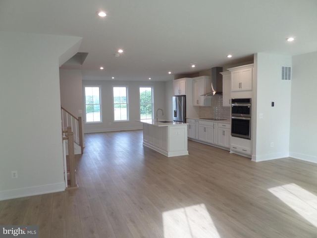 2718 RIVER BIRCH RD, Herndon, VA 20171