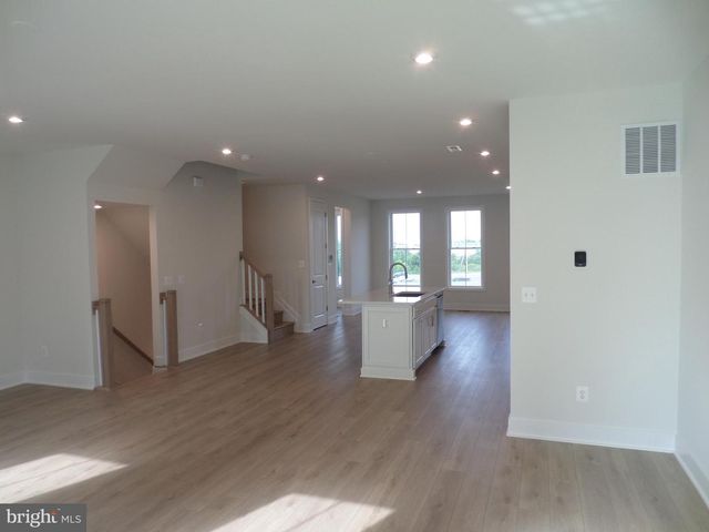 2718 RIVER BIRCH RD, Herndon, VA 20171