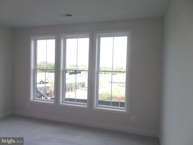 2718 RIVER BIRCH RD, Herndon, VA 20171