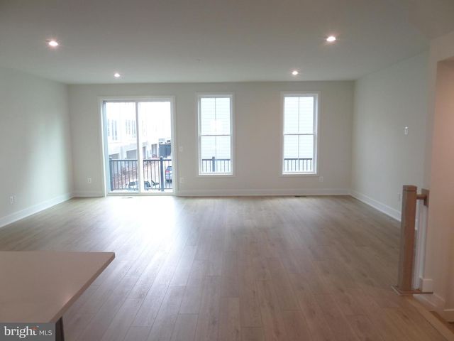 2718 RIVER BIRCH RD, Herndon, VA 20171