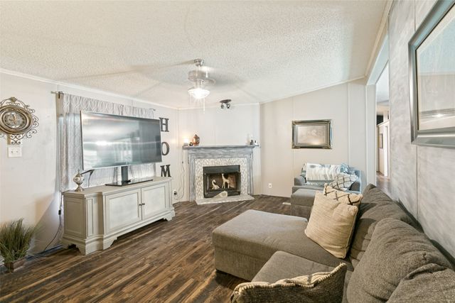 10900 Pikes Peak, Venus, TX 76084