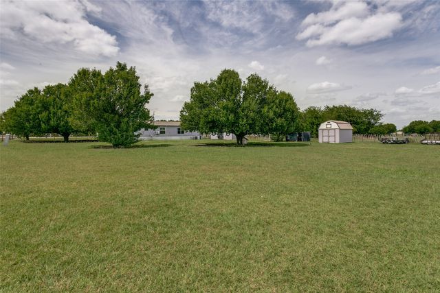 10900 Pikes Peak, Venus, TX 76084