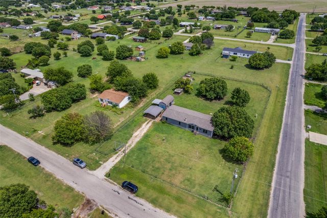10900 Pikes Peak, Venus, TX 76084