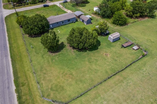 10900 Pikes Peak, Venus, TX 76084
