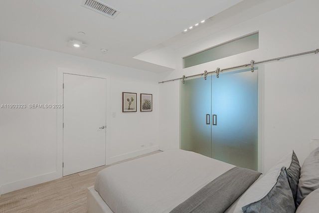 2301 Collins Avenue PH21, Miami Beach, FL 33139