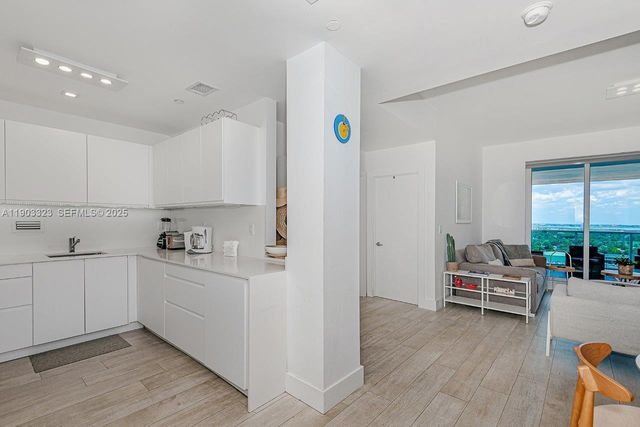 2301 Collins Avenue PH21, Miami Beach, FL 33139