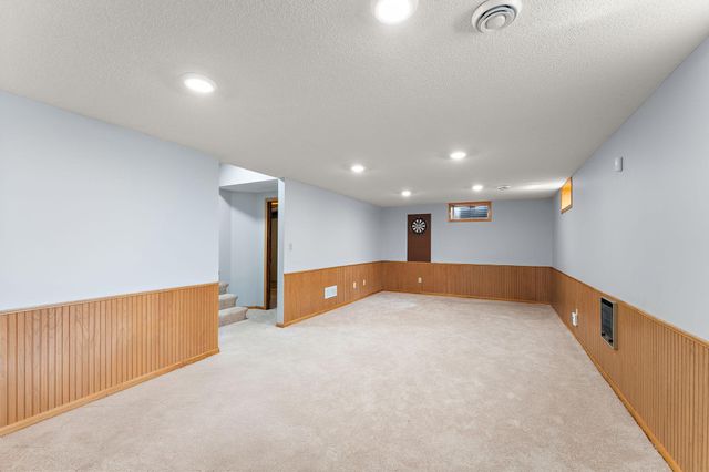 8290 Angus Avenue, Inver Grove Heights, MN 55077