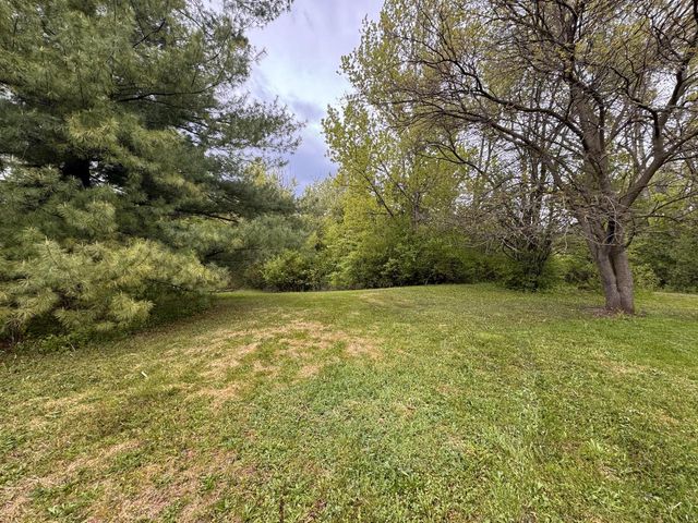 W303S1752 Brandybrook ROAD, Waukesha, WI 53188