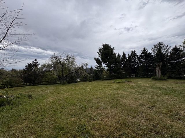 W303S1752 Brandybrook ROAD, Waukesha, WI 53188